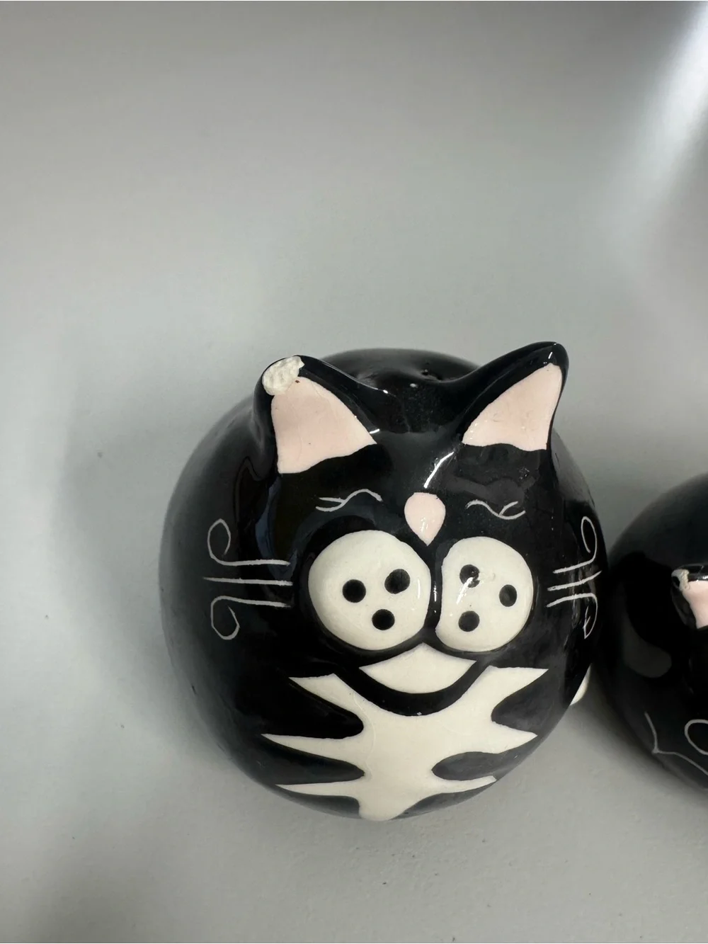 Black & White Ceramic Cat Salt & Pepper Shakers